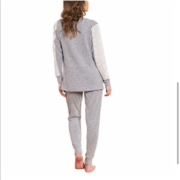 Flora Nikrooz Ladies' Lounge Set EUC - Picture 3 of 5